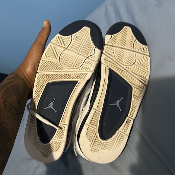 Jordan 4,s size 8.5 - Picture 5 of 6